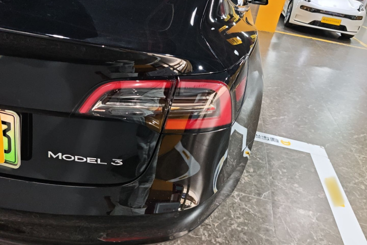 特斯拉 Model 3 2022款 后轮驱动版车身外观6006