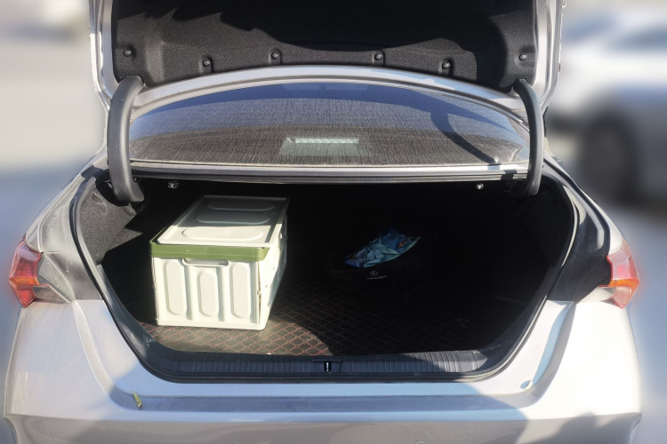 丰田 亚洲龙 2019款 双擎 2.5L 豪华版 国VI中控内饰23