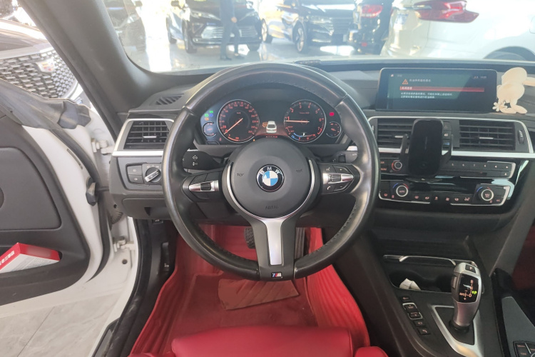 宝马3系GT 2019款 320i M运动套装中控内饰13