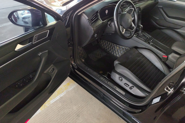 大众 迈腾 2020款 330TSI DSG 豪华型中控内饰20