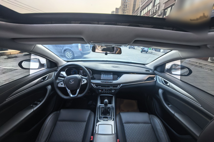 长安 逸动 2018款 1.6L GDI 手动时尚型中控内饰7003