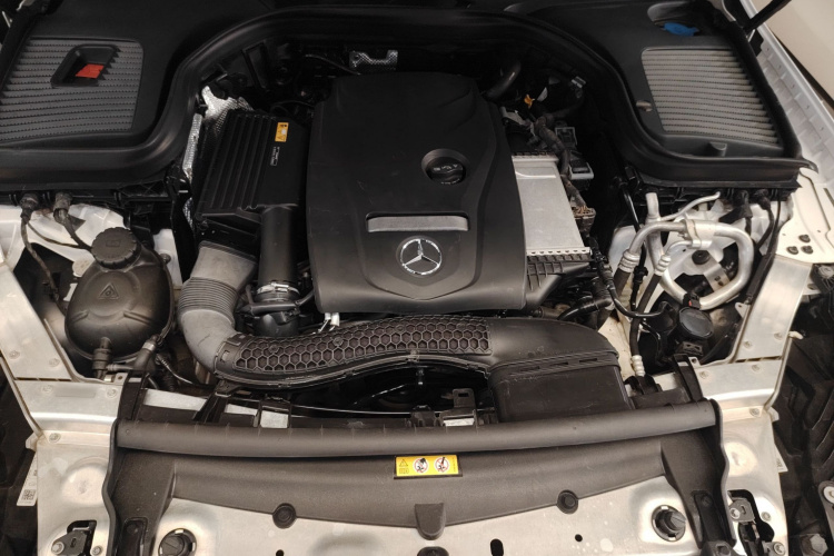 奔驰GLC 2018款 GLC 260 4MATIC 豪华型机舱底盘24