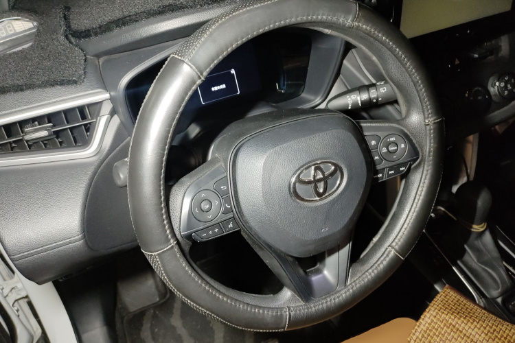 丰田 卡罗拉锐放 2023款 2.0L 先锋版中控内饰13