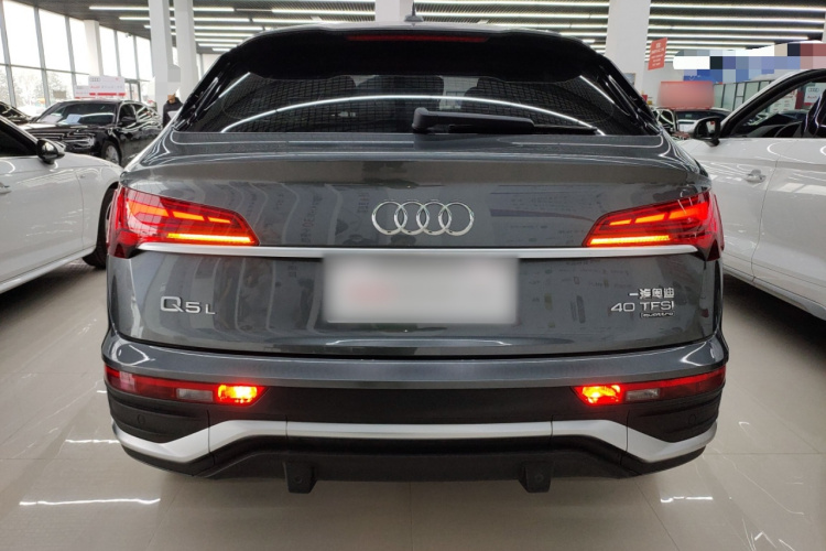 奥迪Q5L Sportback 2021款 40 TFSI 时尚型车身外观6