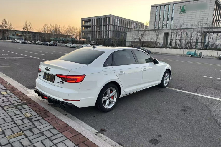奥迪A4L 2017款 40 TFSI 时尚型车身外观6004