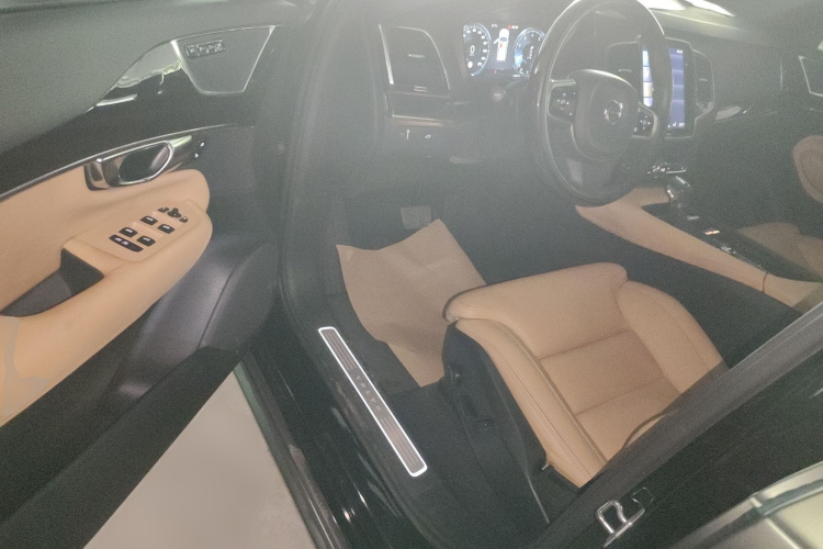 沃尔沃XC90 2017款 T6 智雅版 5座中控内饰20