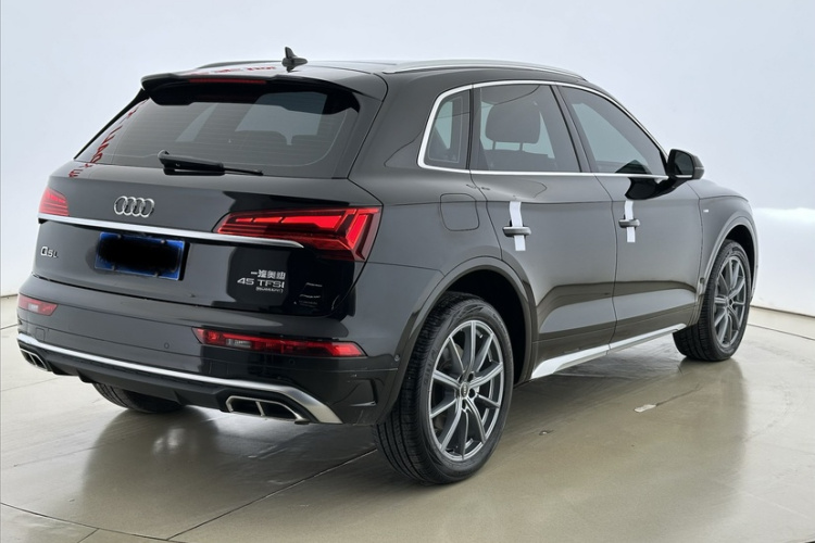 奥迪Q5L 2022款 改款 45T 豪华动感型车身外观6005
