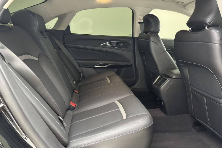 福特 福克斯 2020款 两厢 EcoBoost 180 自动ST Line中控内饰7004