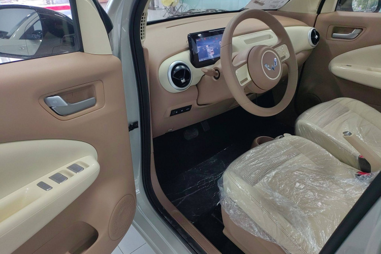 五菱汽车 宏光MINIEV 2025款 四门版 进阶款中控内饰7003