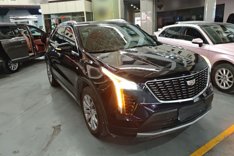 凯迪拉克XT4 2023款 28T 两驱豪华型车身外观3