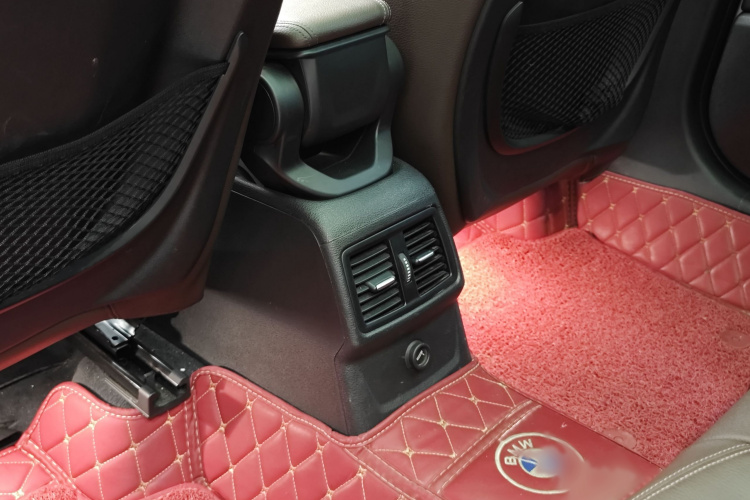 宝马X1 2018款 sDrive18Li 尊享型中控内饰7003