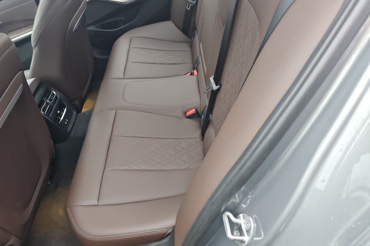 宝马3系 2023款 330i M运动曜夜套装中控内饰7004