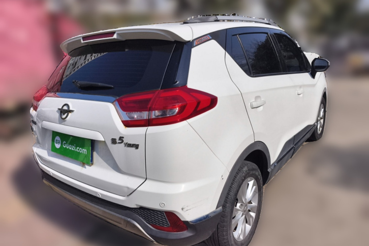 海马S5青春版 2018款 1.6L 手动精英型车身外观7