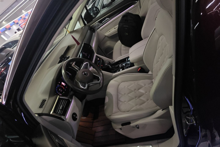 大众 威然 2020款 380TSI 尊贵版中控内饰19