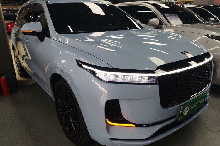 理想汽车 理想ONE 2021款 增程6座版车身外观3