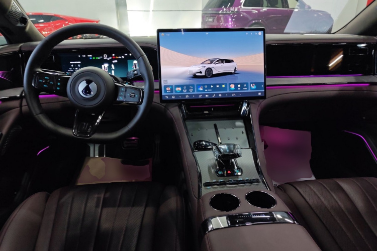 腾势Z9GT 2024款 1100四驱Ultra版中控内饰7002