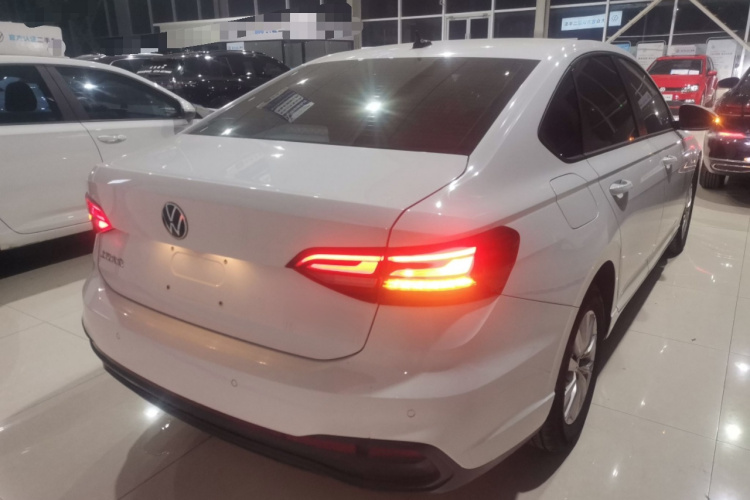 大众 朗逸 2023款 改款 1.5L 自动得逸版车身外观7