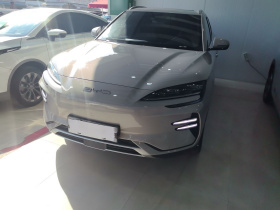 比亚迪 宋PLUS新能源 2024款 荣耀版 EV 520km 豪华型