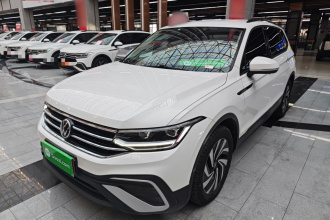 大众 途观L 2022款 330TSI 自动两驱舒享版