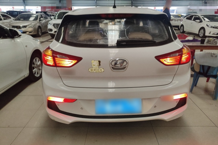 现代 悦纳RV 2017款 1.4L 自动活力版SPORT 国V车身外观6004