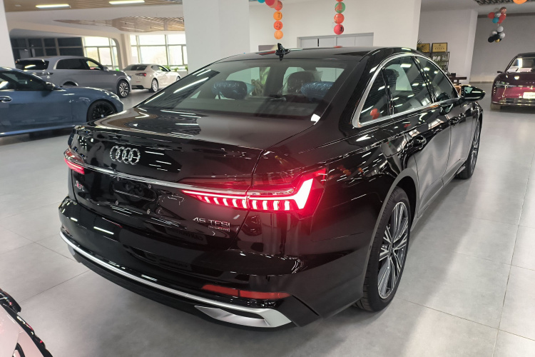 奥迪A6L 2026款 45 TFSI quattro 臻选动感型车身外观7