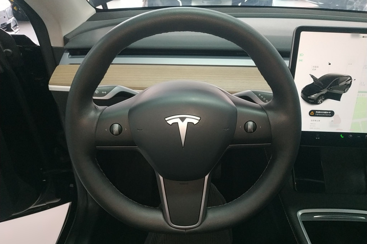特斯拉 Model Y 2022款 长续航全轮驱动版中控内饰13