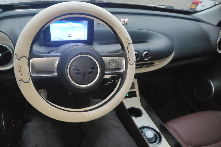 五菱汽车 五菱缤果 2023款 203km 轻享款中控内饰12