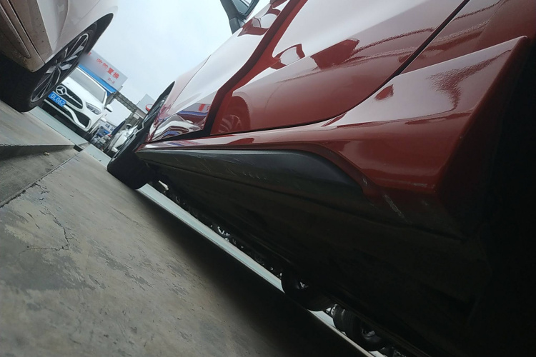 领克03 2019款 1.5TD DCT劲Pro版 国VI机舱底盘30