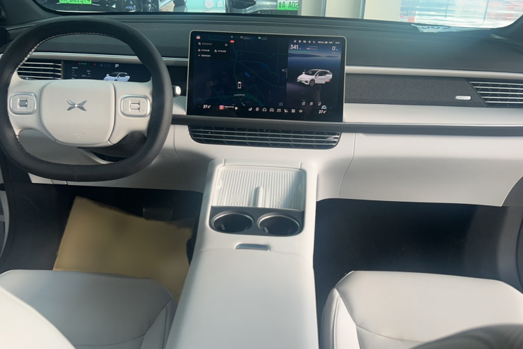 小鹏G6 2023款 580 长续航 Pro中控内饰7004