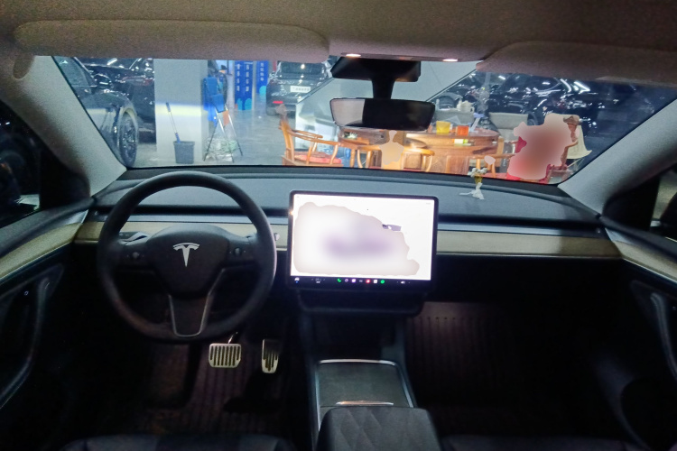 特斯拉 Model Y 2022款 改款 后轮驱动版中控内饰7002