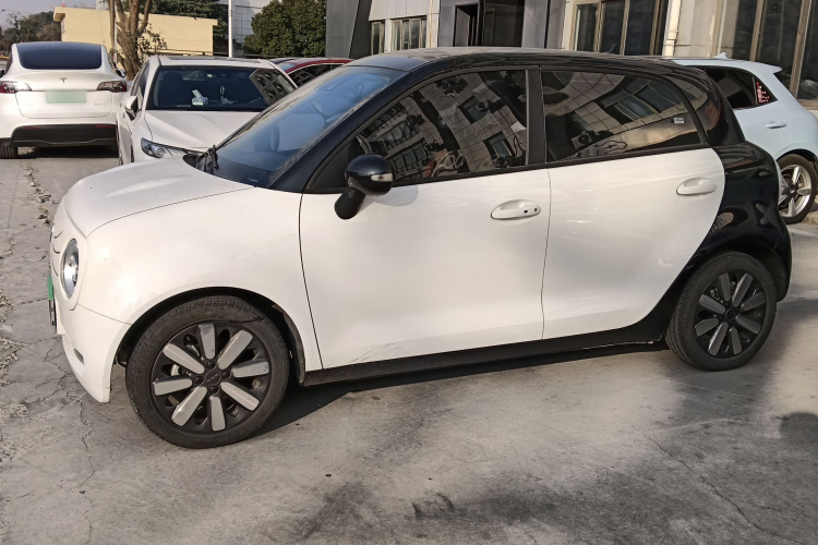 欧拉黑猫 2021款 405km 长续航型车身外观4