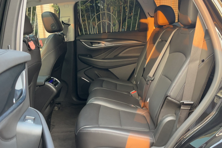 别克 昂科旗 2020款 28T 两驱战旗型中控内饰7002