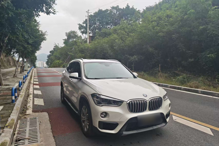 宝马X1 2019款 sDrive20Li 领先型车身外观6002