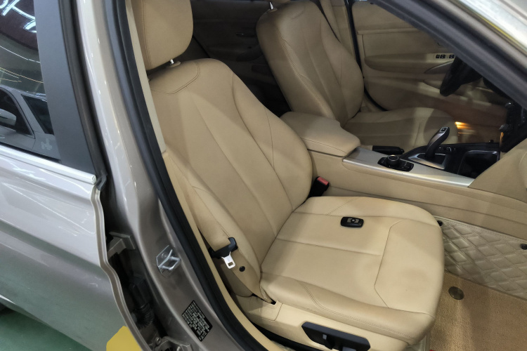 宝马3系 2015款 316Li 时尚型局部细节41