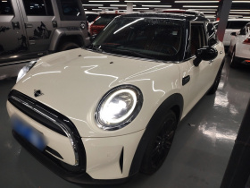 MINI 2022款 改款 1.5T COOPER 艺术家 五门版