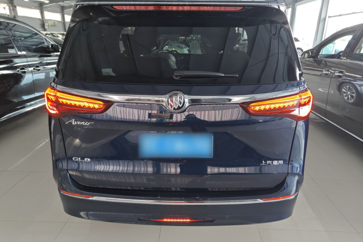 别克GL8 2022款 Avenir艾维亚 四座尊礼版车身外观6