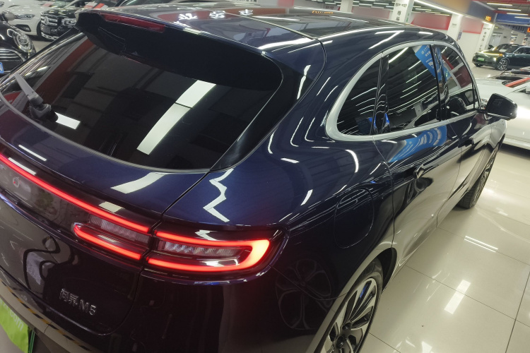 鸿蒙智行 问界M5 2022款 增程后驱标准版车身外观7