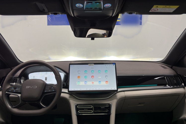 比亚迪 宋PLUS新能源 2025款 EV 智驾版 520km 尊贵型中控内饰7003
