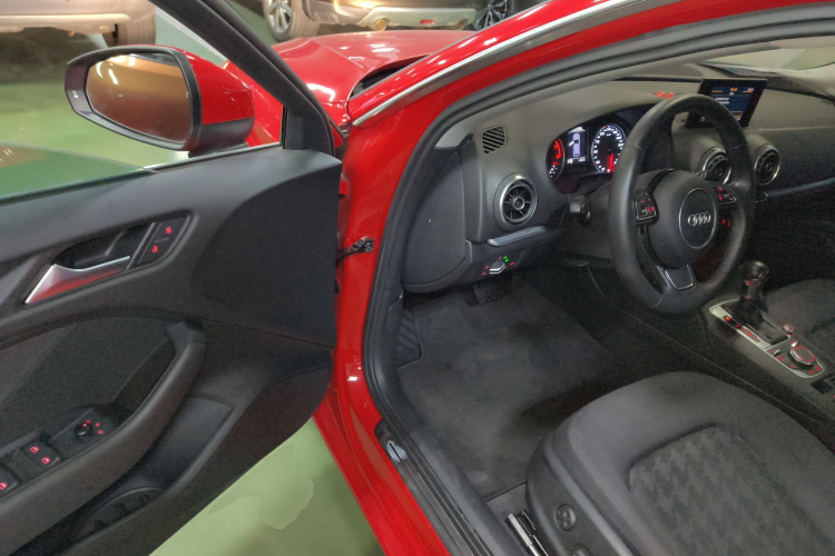 奥迪A3 2016款 Sportback 35 TFSI 领英型中控内饰20