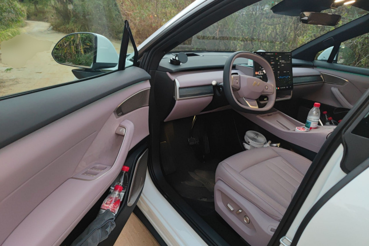 乐道L60 2024款 60kWh 后驱版中控内饰20