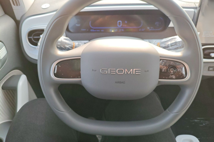 吉利银河 熊猫 2025款 210km 元气熊中控内饰13