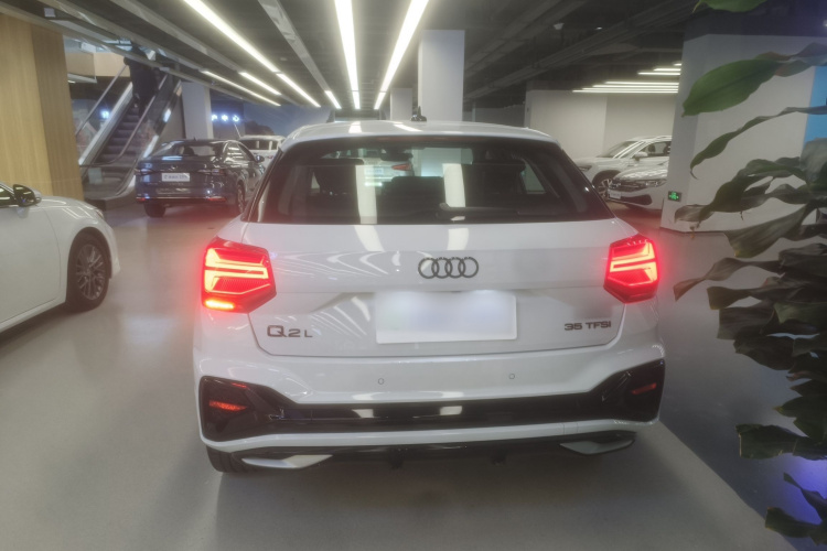 奥迪Q2L 2024款 35TFSI 豪华动感型车身外观6