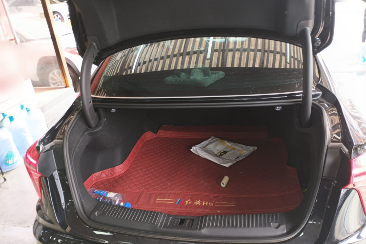 红旗H5 2024款 2.0T 自动智联旗畅版局部细节23