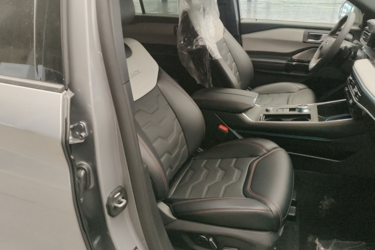 福特 探险者 2024款 2.3T EcoBoost 四驱ST-LINE 6座局部细节41