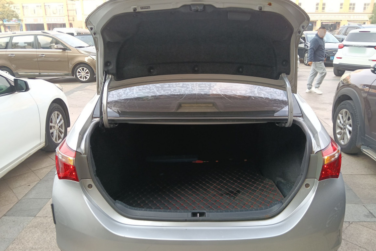 丰田 卡罗拉 2017款 改款 1.2T S-CVT GL-i机舱底盘23