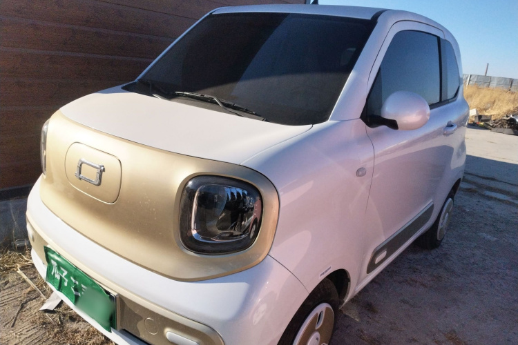 奔腾小马 2025款 222km 灵动马车身外观1