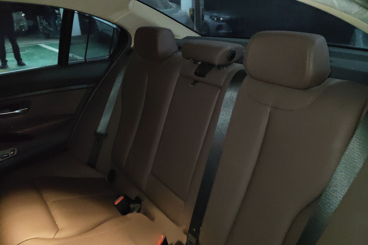 宝马3系 2019款 320Li 时尚型中控内饰7004