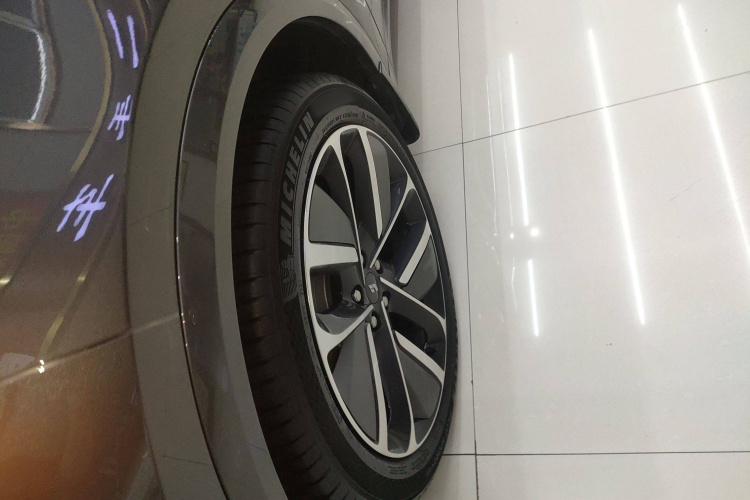 理想汽车 理想L7 2024款 Pro车身外观6007