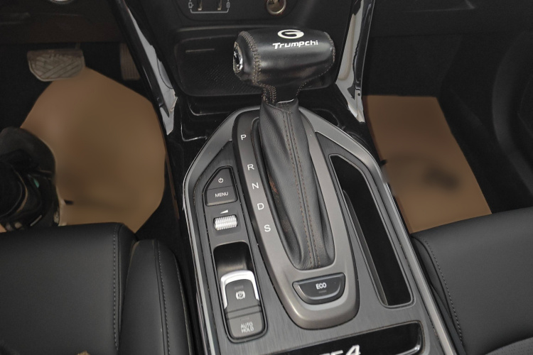 广汽传祺 传祺GS4 2020款 270T 自动精英科技版中控内饰7005