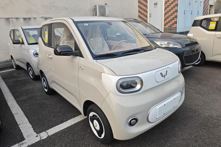 五菱汽车 宏光MINIEV 2024款 第三代 215km 青春版车身外观3